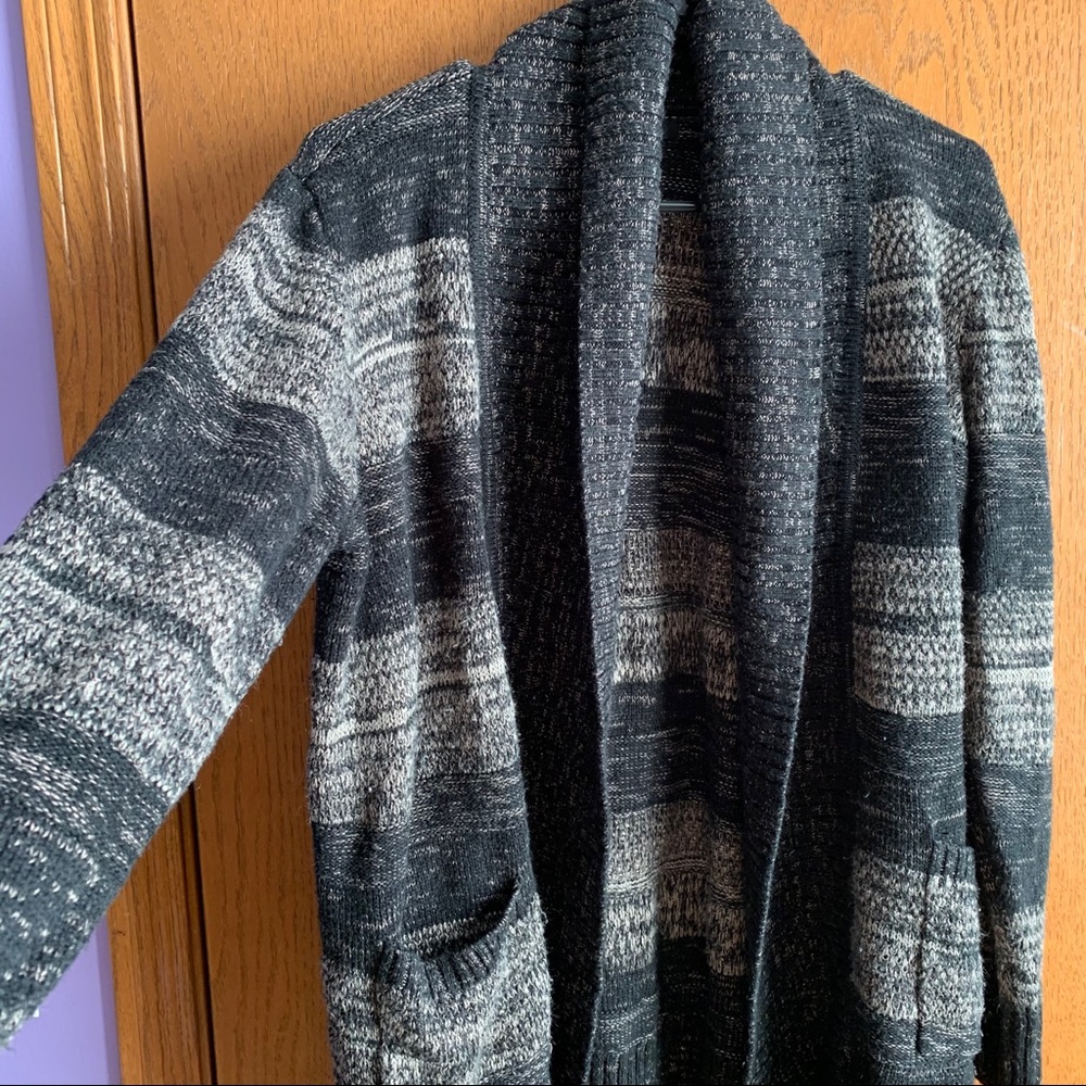Cardigan - Picture 2 of 7